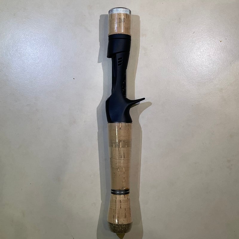 Professional aesthetic handle for creek fishing rod